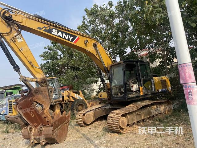 三一重工SY215C挖掘機