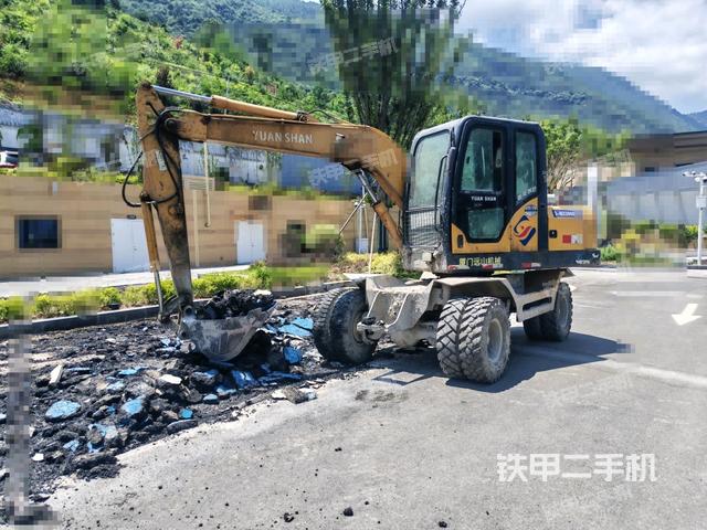 遠(yuǎn)山機(jī)械YS780-8T挖掘機(jī)