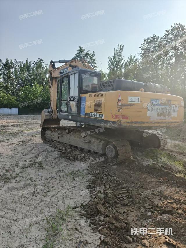 驾驶室顶部（整机外观）