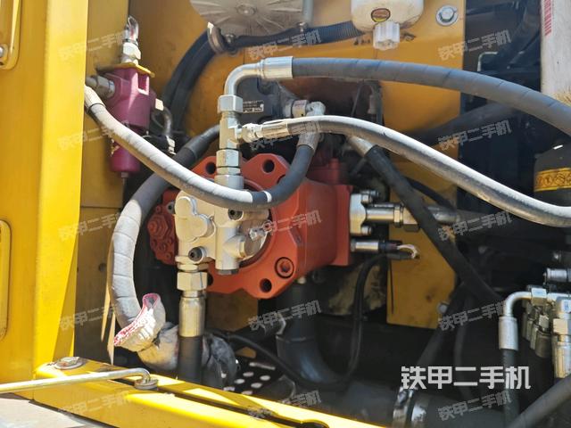 液压泵斜45 右(大件舱室) 液压泵斜45 右(大件舱室)