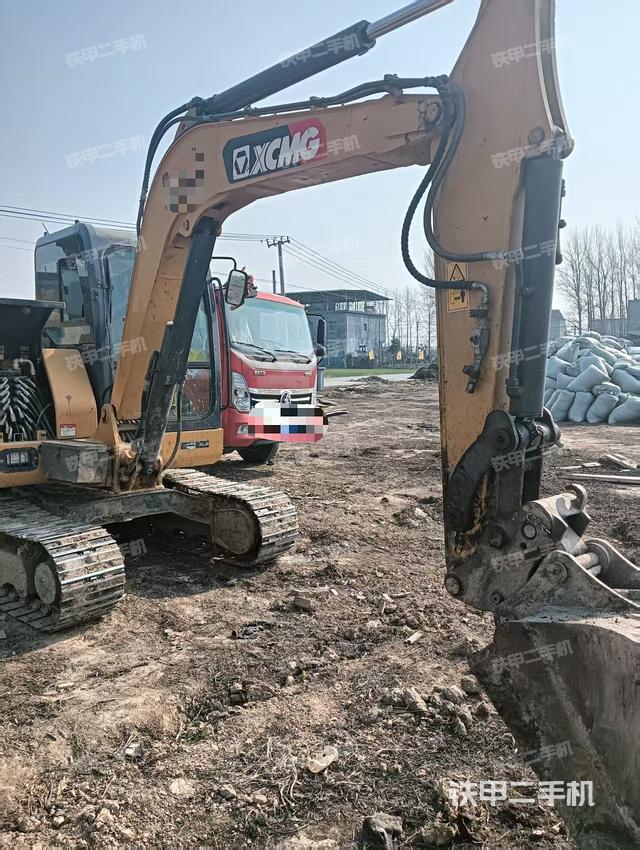 單側(cè)履帶整體(整機外觀) 單側(cè)履帶整體(整機外觀)