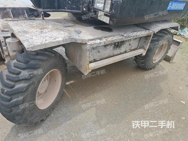 右側履帶整體?(行走機構) 右側履帶整體?(行走機構)