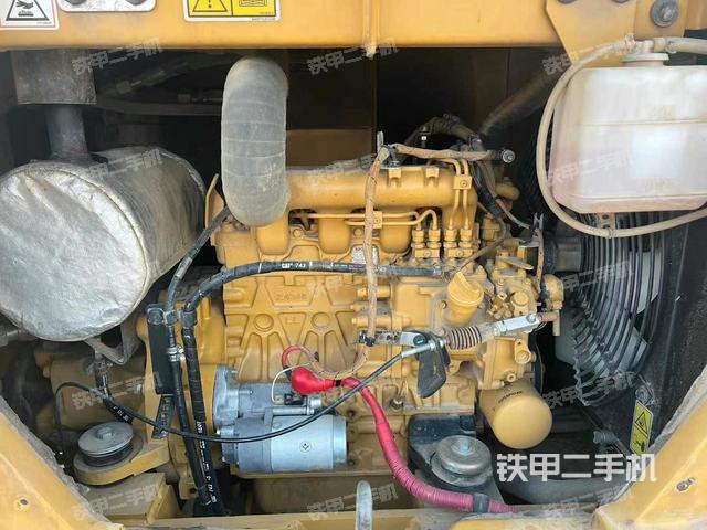發(fā)動(dòng)機(jī)整體俯視(整機(jī)外觀) 發(fā)動(dòng)機(jī)整體俯視(整機(jī)外觀)