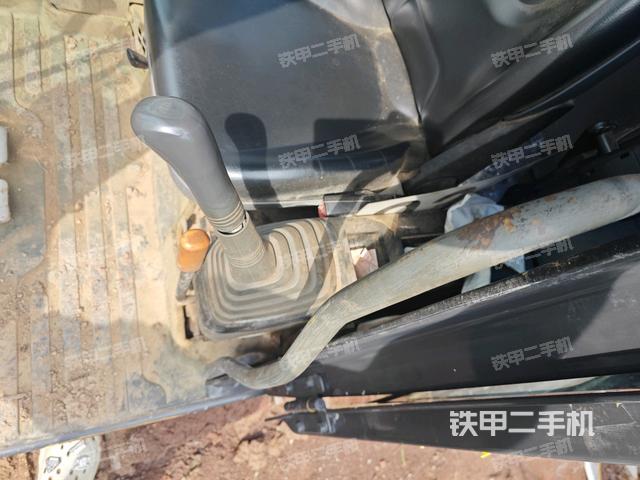 座椅左側(cè)控制臺(tái)/音響/含左手柄(駕駛室部分) 座椅左側(cè)控制臺(tái)/音響/含左手柄(駕駛室部分)