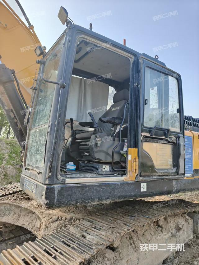 驾驶室整体（整机外观）