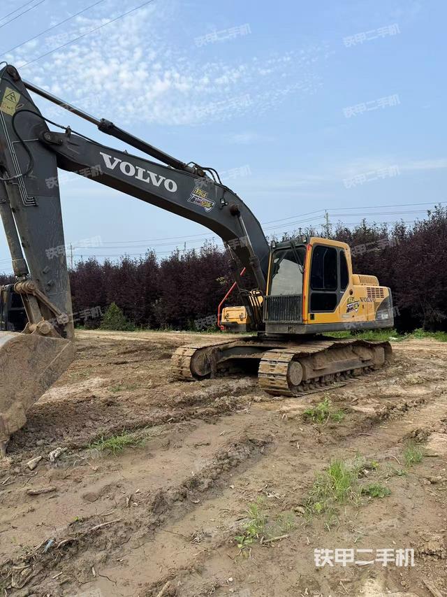 沃爾沃EC210D挖掘機