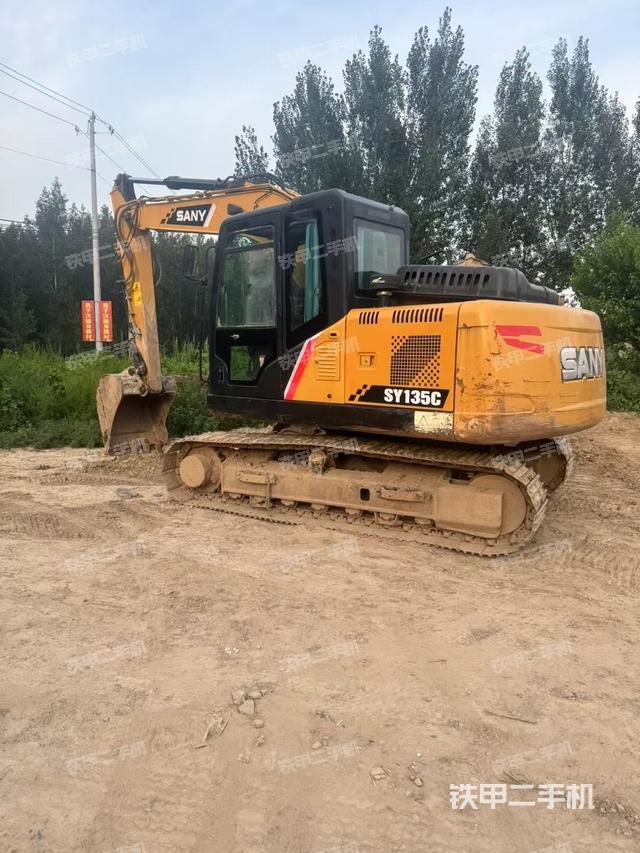 三一重工SY135C挖掘機(jī)