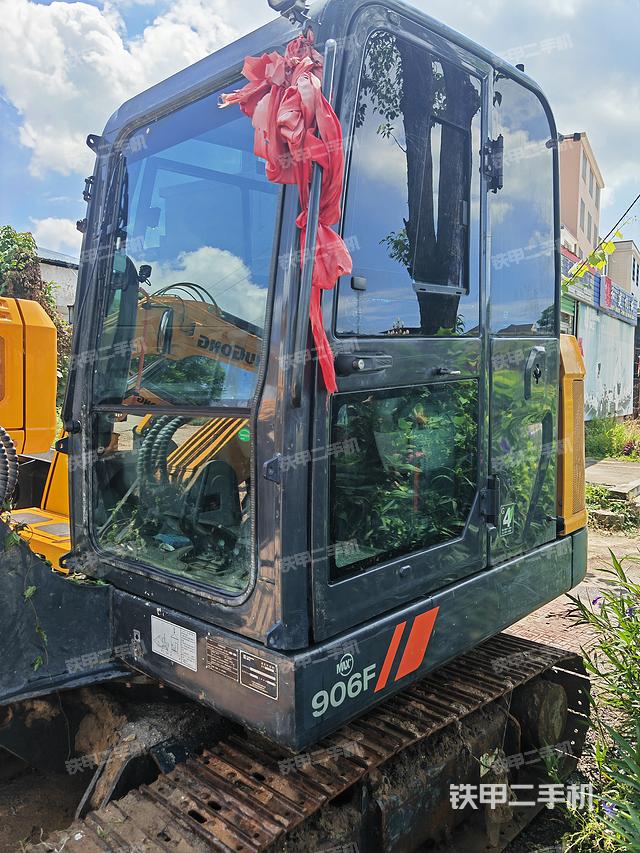 驾驶室整体（整机外观）