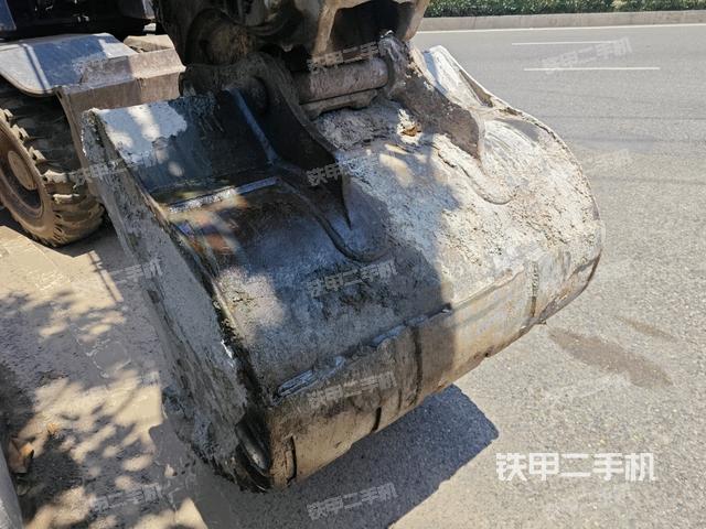 铲斗45度(工作和回转装置) 铲斗45度(工作和回转装置)