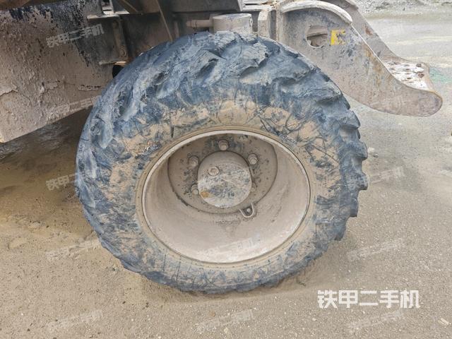 左導向輪(行走機構) 左導向輪(行走機構)