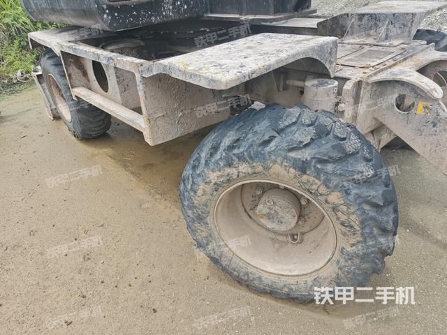 左側履帶整體?(行走機構) 左側履帶整體?(行走機構)