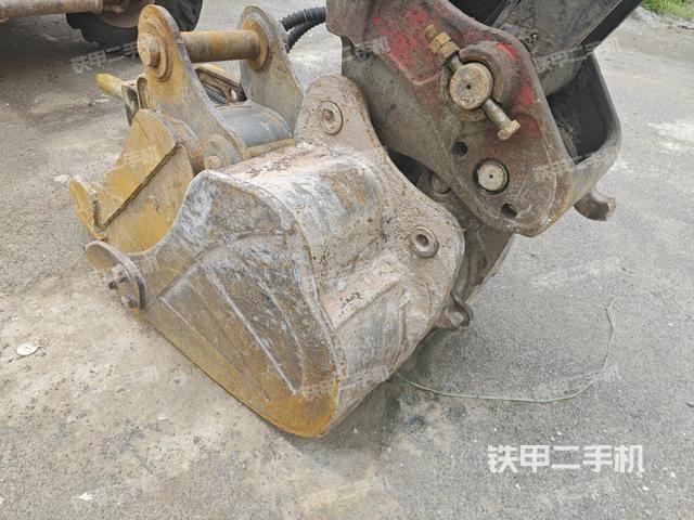 鏟斗45度(工作和回轉(zhuǎn)裝置) 鏟斗45度(工作和回轉(zhuǎn)裝置)