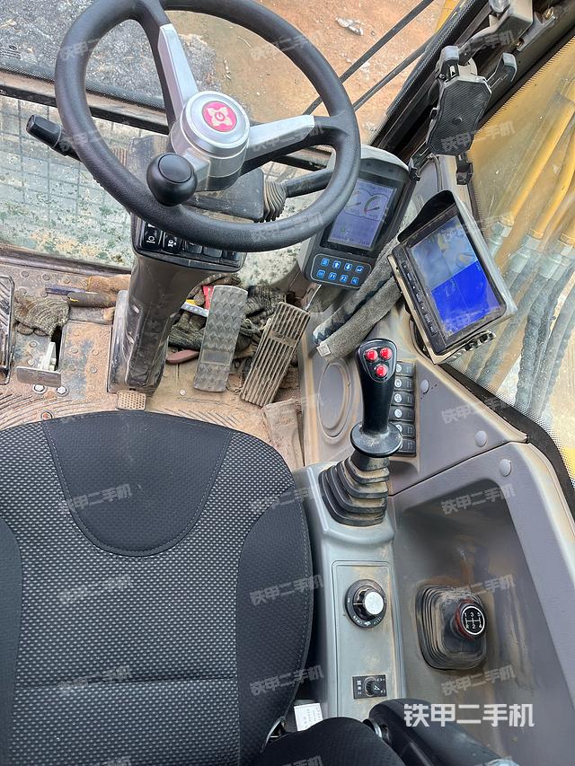 驾驶室整体（整机外观）