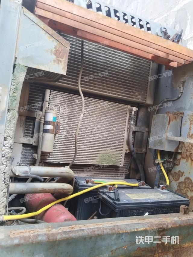 散热器正面(大件舱室) 散热器正面(大件舱室)