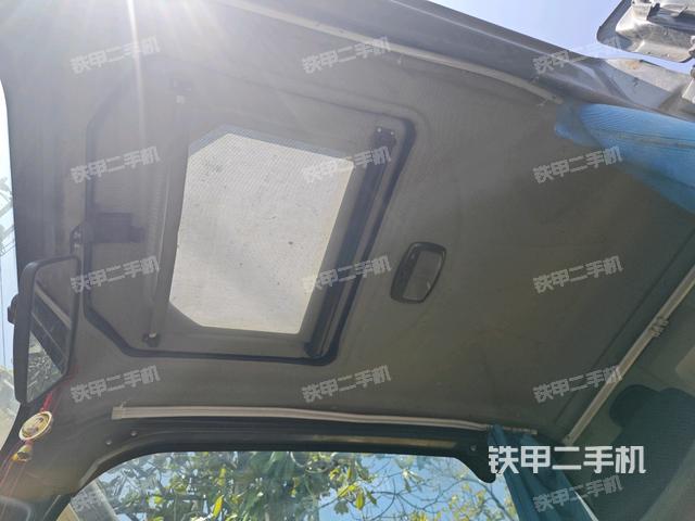 顶棚整体(驾驶室部分) 顶棚整体(驾驶室部分)