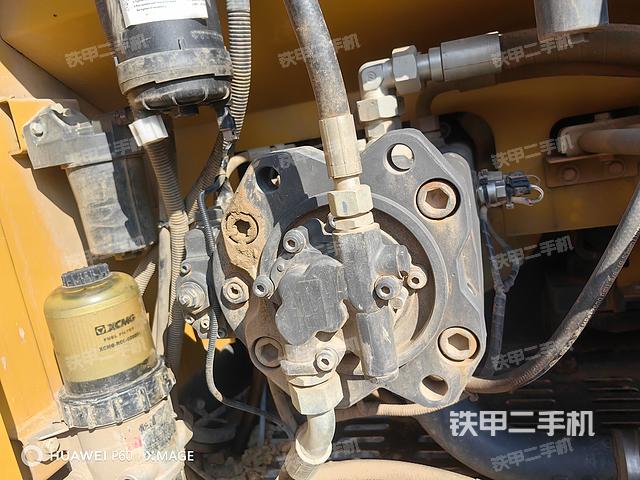 液壓泵艙室正面整體(整機(jī)外觀) 液壓泵艙室正面整體(整機(jī)外觀)