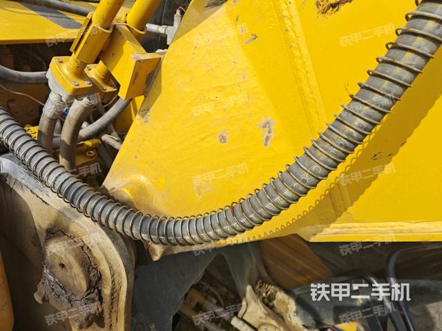 大臂根部 斜视(工作和回转装置) 大臂根部 斜视(工作和回转装置)