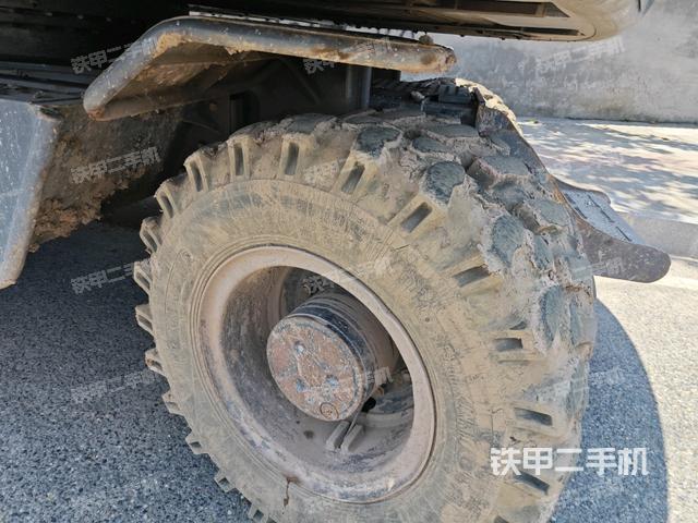 右驱动轮(行走机构) 右驱动轮(行走机构)