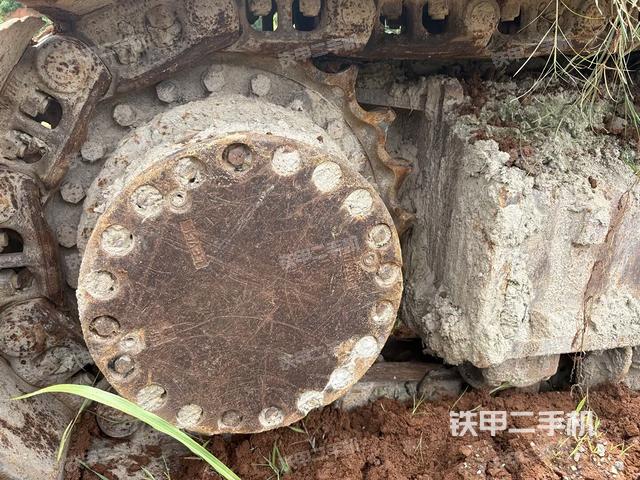 右侧履带整体(行走机构) 右侧履带整体(行走机构)