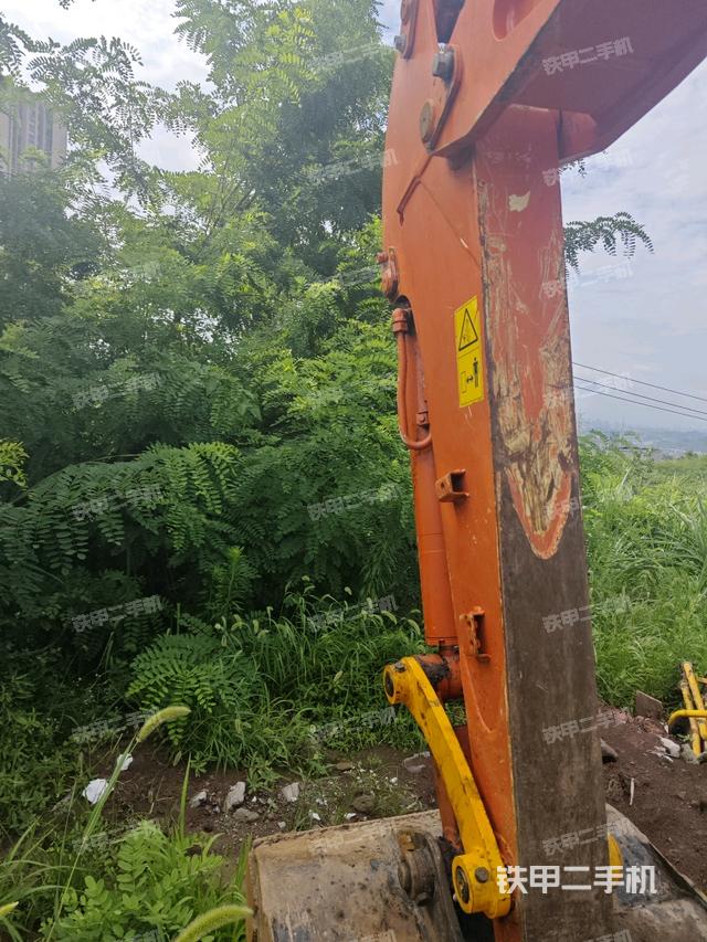 小臂整體左后(工作和回轉(zhuǎn)裝置) 小臂整體左后(工作和回轉(zhuǎn)裝置)