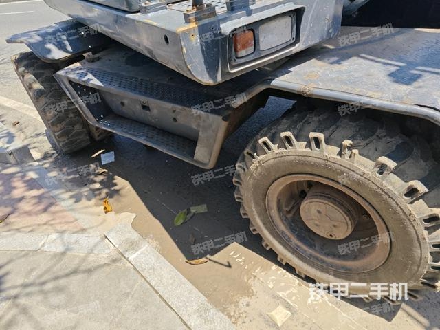 左侧履带整体 (行走机构) 左侧履带整体 (行走机构)