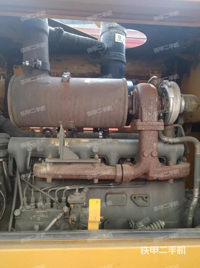 发动机右侧（整机外观及大件）