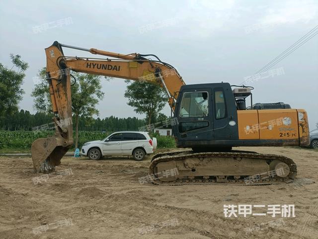 現(xiàn)代R215-7C挖掘機