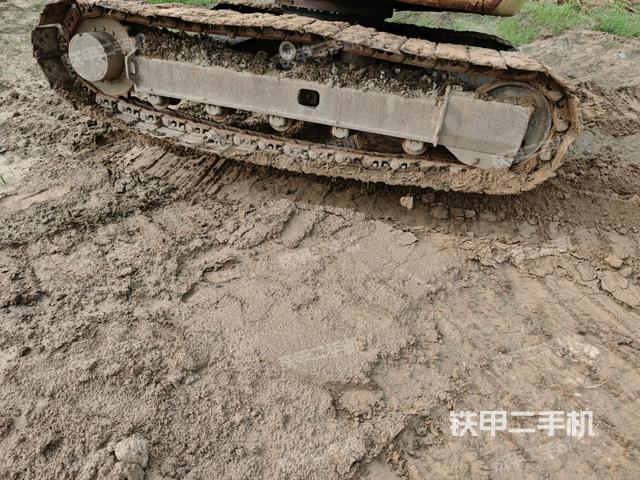 左侧履带整体 (行走机构) 左侧履带整体 (行走机构)