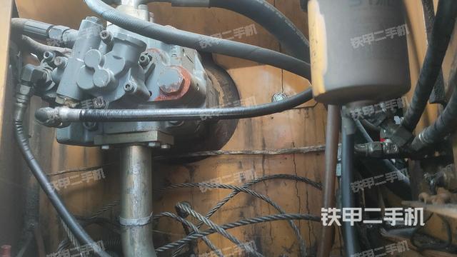 液壓泵艙室正面整體(整機(jī)外觀) 液壓泵艙室正面整體(整機(jī)外觀)