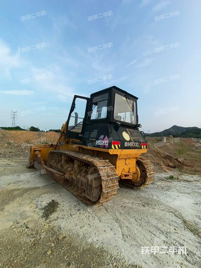 左后45°(推土機整車外觀) 左后45°(推土機整車外觀)