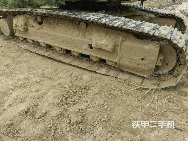 右側(cè)履帶整體(行走機(jī)構(gòu)) 右側(cè)履帶整體(行走機(jī)構(gòu))