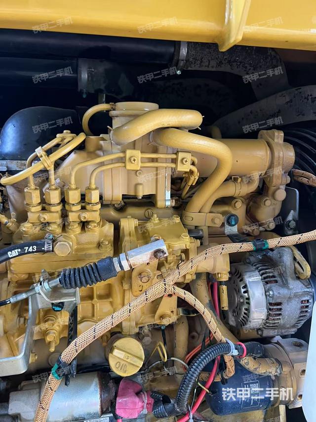 發(fā)動機(jī)整體俯視(整機(jī)外觀) 發(fā)動機(jī)整體俯視(整機(jī)外觀)