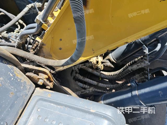 大臂根部 斜视(工作和回转装置) 大臂根部 斜视(工作和回转装置)