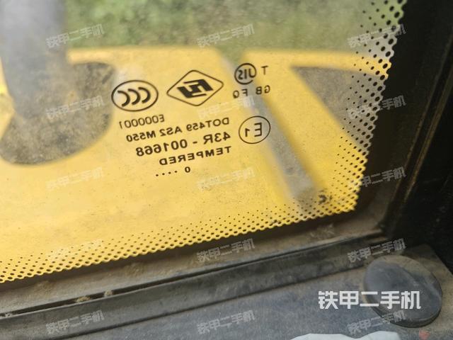 后窗玻璃角標(駕駛室部分) 后窗玻璃角標(駕駛室部分)