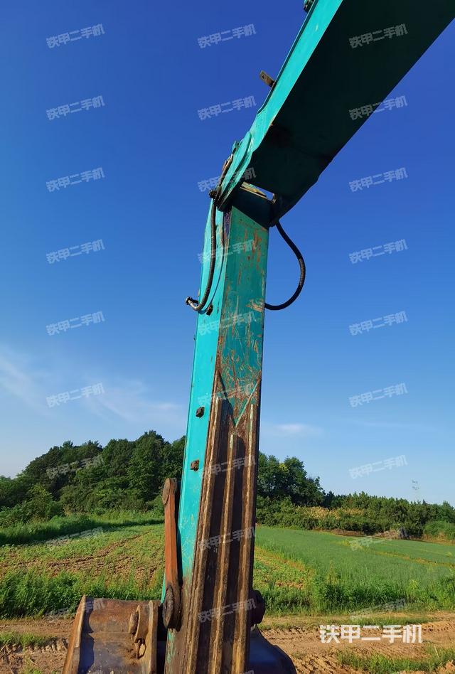 小臂整體左后(工作和回轉(zhuǎn)裝置) 小臂整體左后(工作和回轉(zhuǎn)裝置)