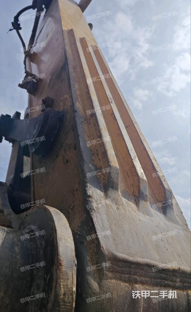 小臂整体左后（工作和回转装置）