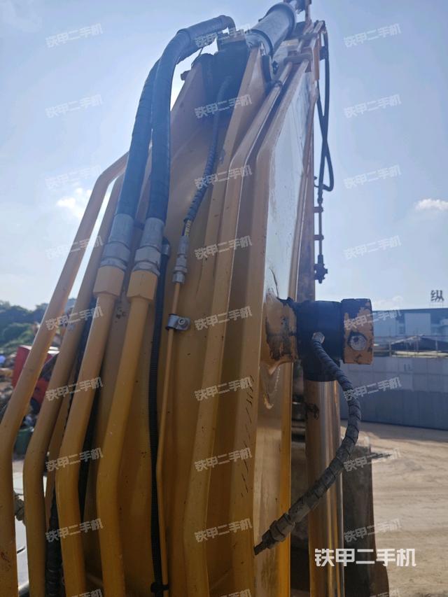 大臂背部俯视（工作和回转装置）