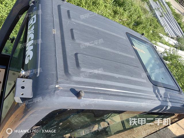 駕駛室頂部(整機(jī)外觀) 駕駛室頂部(整機(jī)外觀)