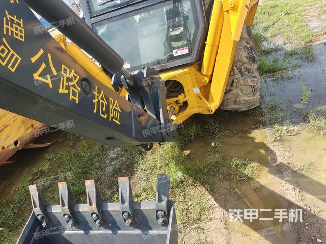 右前45(整機(jī)外觀) 右前45(整機(jī)外觀)