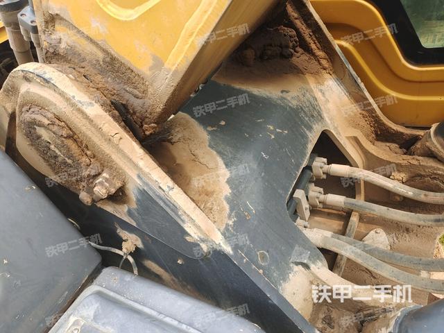 大臂背部俯視(工作和回轉(zhuǎn)裝置) 大臂背部俯視(工作和回轉(zhuǎn)裝置)
