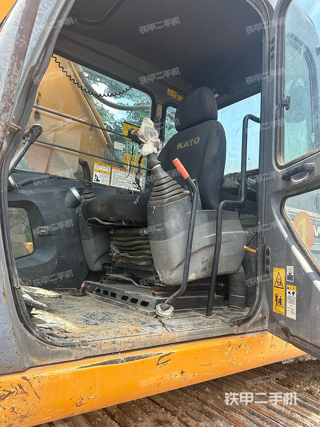 驾驶室整体（整机外观）