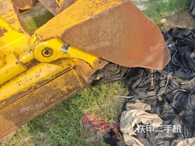 右驅(qū)動輪(推土機(jī)底盤及工作裝置) 右驅(qū)動輪(推土機(jī)底盤及工作裝置)