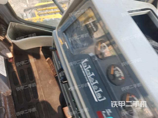 操作手柄右(推土機駕駛室) 操作手柄右(推土機駕駛室)