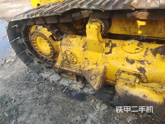 右引導(dǎo)輪(推土機底盤及工作裝置) 右引導(dǎo)輪(推土機底盤及工作裝置)