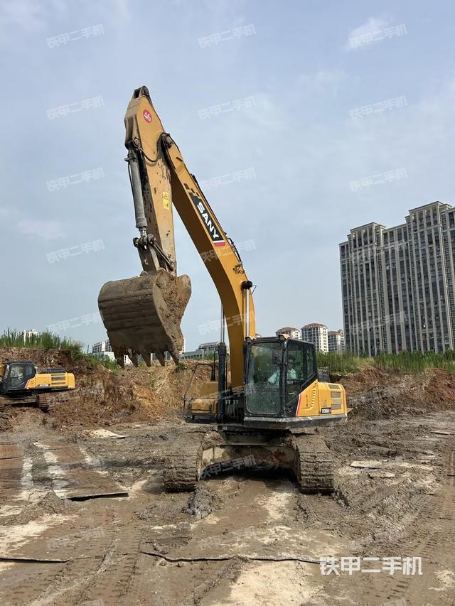 三一重工SY245H挖掘機(jī)