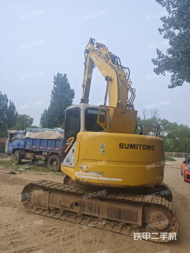 駕駛室頂部（整機外觀）