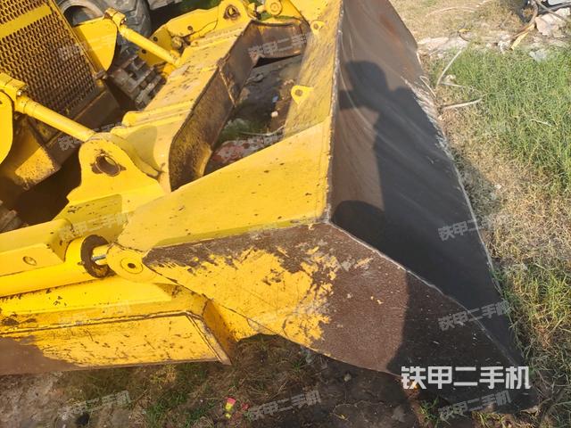 左引導(dǎo)輪(推土機底盤及工作裝置) 左引導(dǎo)輪(推土機底盤及工作裝置)