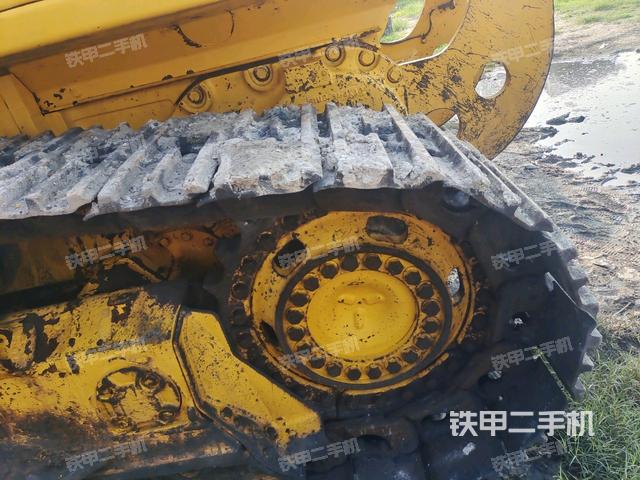 推土鏟右后(推土機底盤及工作裝置) 推土鏟右后(推土機底盤及工作裝置)