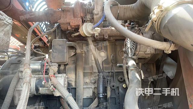 液壓泵艙室正面整體(整機(jī)外觀) 液壓泵艙室正面整體(整機(jī)外觀)
