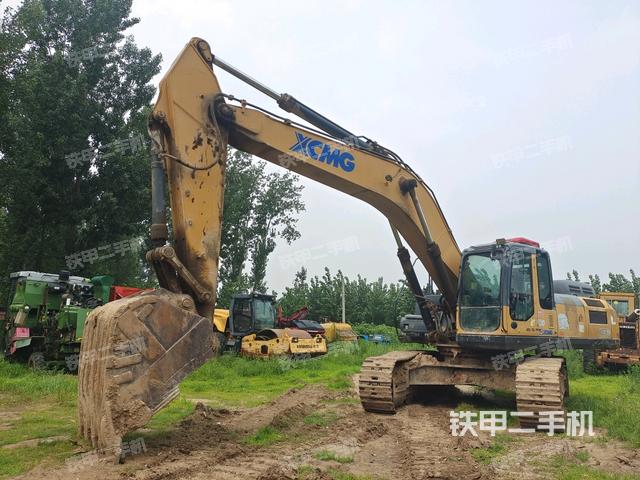 徐工XE370D挖掘機(jī)
